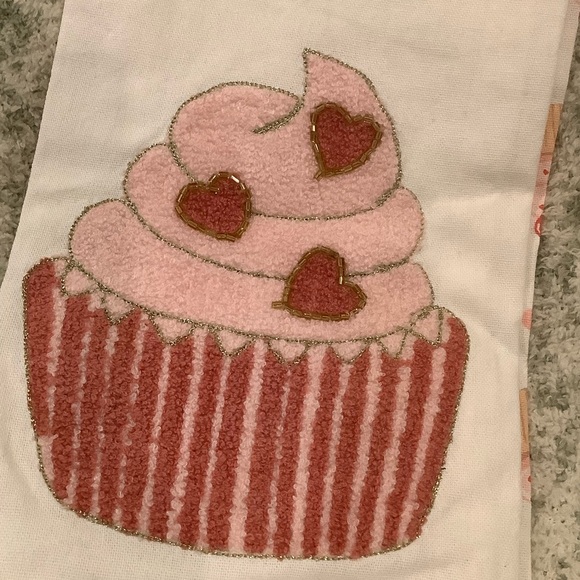 Pink Beaded Cupcake Kitchen Towels Set of Two NWT Cotton 20x28” Valentine - Picture 2 of 16